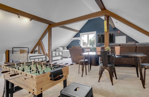 Wolfeboro Condo | Spacious Luxe Condo in Historic Downtown Wolfeboro