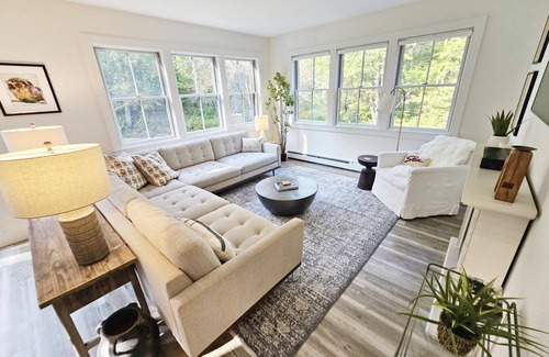 Stowe Hollow House | Streamside Hollow - Stowe Retreat in the Woods