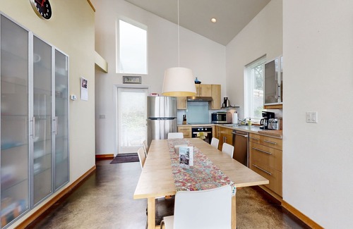 Oceanside House | Stunning & Modern Oceanview Home - 1.5 Blocks from the Beach