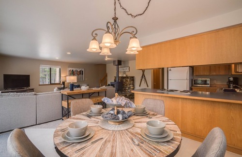 Ardenvoir House | Sugar Shack - Peaceful and Private Remodeled Cabin