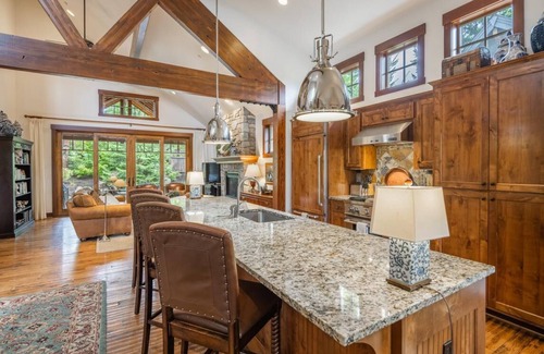 Cle Elum House | Suncadia 3 Bdrm Pet Friendly Home with Hot Tub