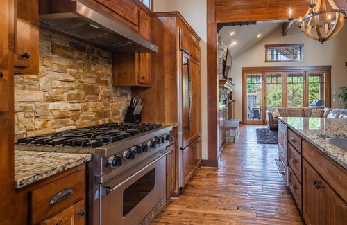 Cle Elum House | Suncadia 3 Bedroom Rustic Home Located in Resort Core