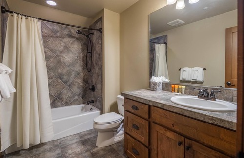Cle Elum House | Suncadia 3 Bedroom Rustic Home Located in Resort Core