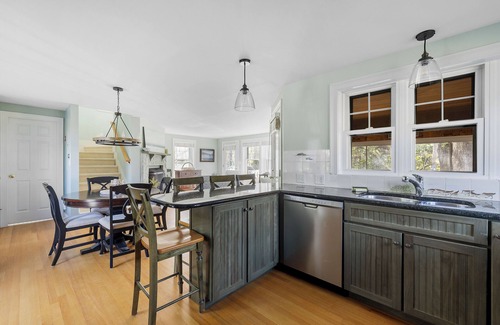 Kennebunkport House | Sunny Lighthouse - Goose Rocks