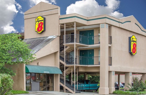 Lightfoot Hotel | Super Inn Williamsburg