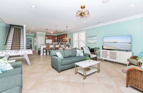 Surfside Beach House | Surfside Beach 5/4 Close to Beach, Private Pool, Golf Cart