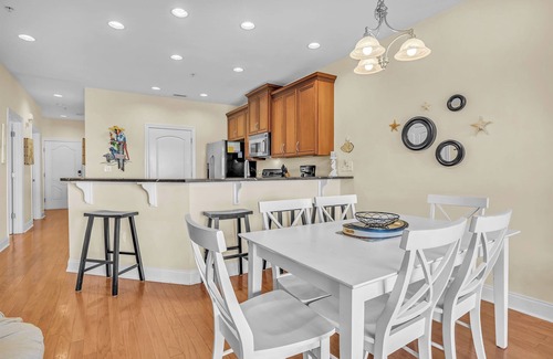 Yaupon Beach Condo | The Dunes: Ocean View Condo with Community Pool, Hot Tub, Beach Access