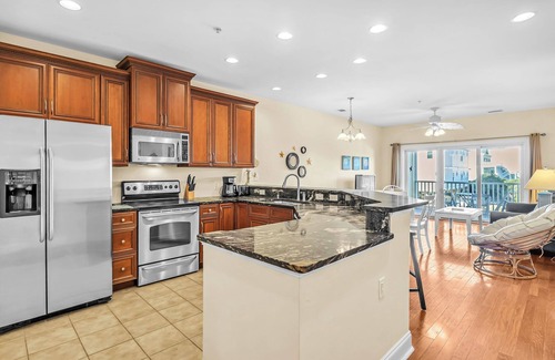 Yaupon Beach Condo | The Dunes: Ocean View Condo with Community Pool, Hot Tub, Beach Access