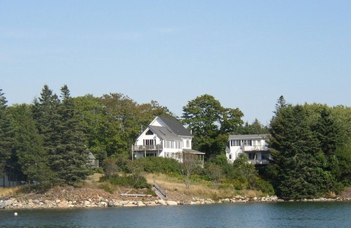 Bass Harbor Apartment | The Loft at the Boat House. Waterfront. Close to Lighthouse. Fireplaces. AC.