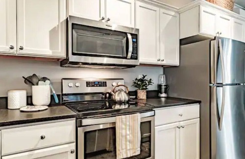 Bridgton Apartment | "The Nest" 2-Bedroom Flat in downtown Bridgton