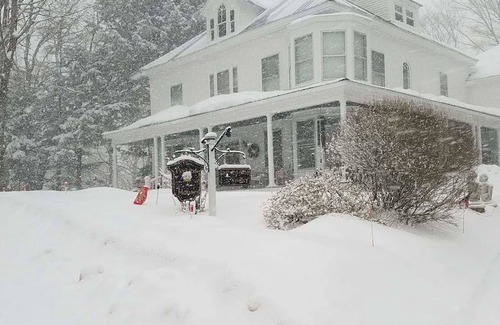 Cornish Hotel | The Perkins House