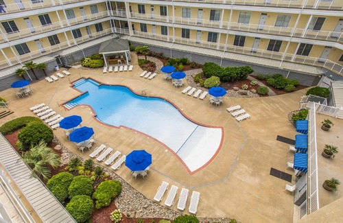 Sandbridge Hotel | The Sandbridge Dunes - After Five 117