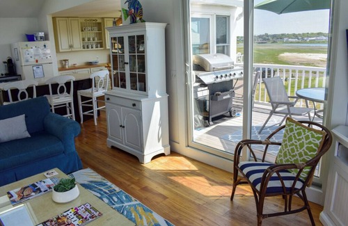 West Dennis House | Three bedroom sleeping 6 just 150 steps to South Village Beach