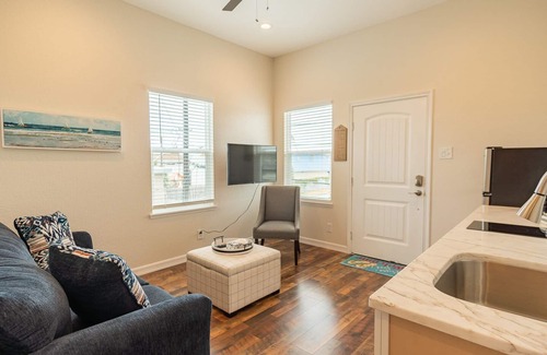 Galveston Condo | Top floor upscale contemporary space with great views and great location