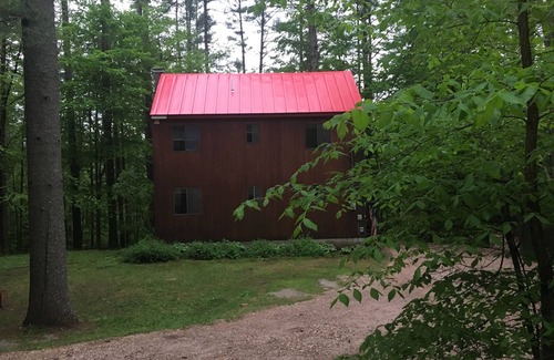 Ludlow House | Traveling with kids? Try this secluded & updated 3-bedroom home close to Okemo