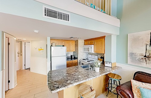 Fort Morgan Condo | Updated Top-Floor Condo at Plantation with Gulf View Balcony, Loft, and WiFi