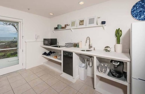 York Beach House | ViewPoint - 1BR Garden Suite 108