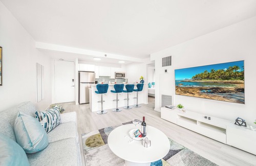 Waikiki Apartment | Waikiki Sunset 2 bedroom with Diamond Head View and Parking