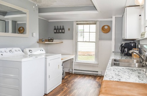 Watkins Glen House | Walk to Parks & Restaurants!