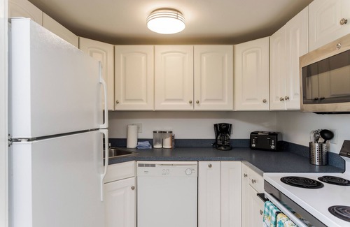 York Harbor House | Walk to the beach - Beautiful home in York Harbor!