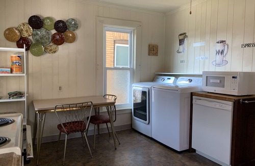 Downtown Niagara Falls House | Walk to the Falls from The Mint