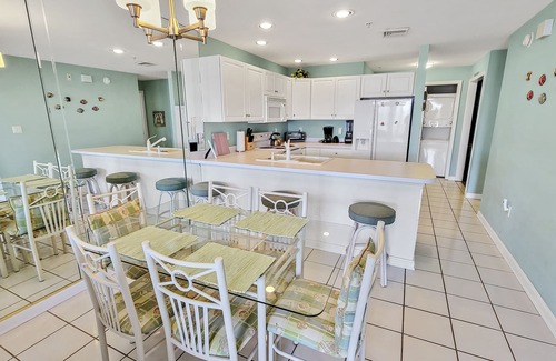 Heron Harbour Isle Condo | Waterfront 2 Bedroom with Pool - sleeps 8! Heron Harbour 203