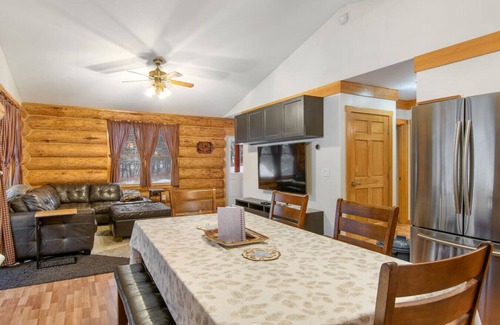 Pittsburg Apartment | Waterfront 3BR Close ATV Access, Hunt, Fish, Moose