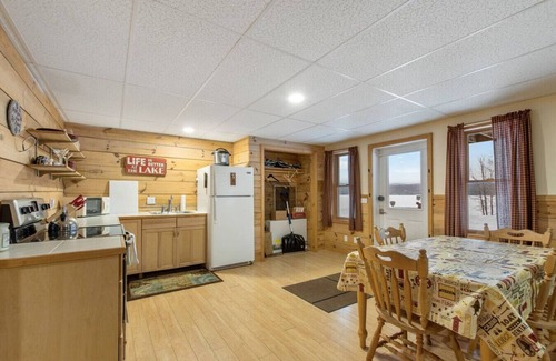 Pittsburg Apartment | Waterfront 3BR Close ATV Access, Hunt, Fish, Moose