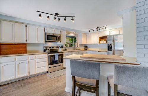 Dunes City House | Waterfront retreat with lake views & private hot tub