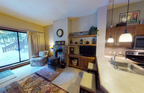 Pittsfield Condo | Wintergreen 106 - Cozy and peaceful condo, conveniently located between Killington and Pittsfield