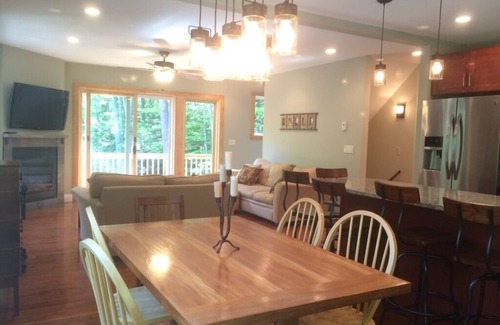 North Conway House | Wooded retreat - close to North Conway village, restaurants & activities