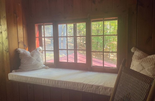 Mount Tremper Cottage | Woodstock Stone Cottage mountain views 2/1