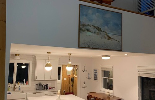 Montauk House | Your home away from home! Recently renovated and close to Ditch, Downs and Town!