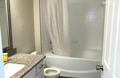 Barker Apartment | 1 Bedroom w Patio, Workspace, Gym, and Pool