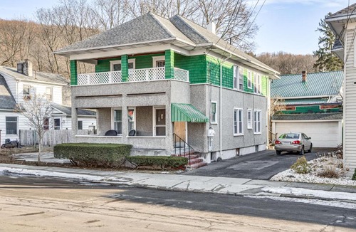 Binghamton Apartment | 1 Mi to Dtwn Binghamton Apt with Covered Balcony!