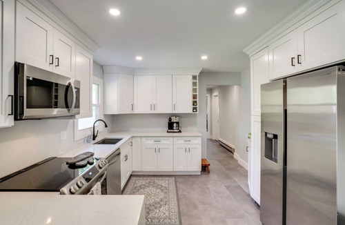 Glendale Cottage | 1 Mi to Dtwn: Cottage w/Large Yard in Stockbridge