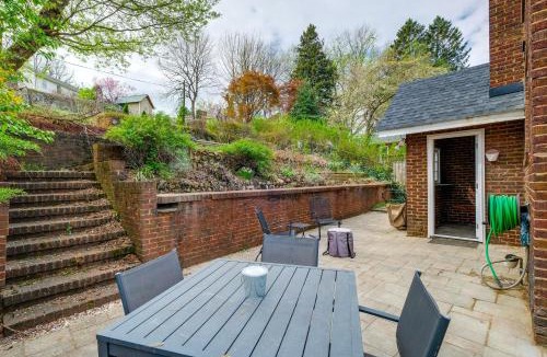 Roanoke House | 1 Mi to Dtwn Roanoke Home with Yard and Mtn View!