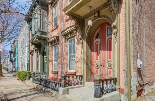 Stockade Historic District Apartment | 1 Mi to Dtwn: Schenectady Apt in Stockade District
