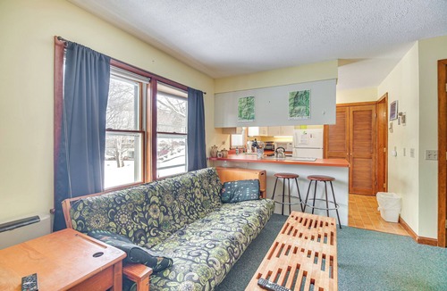Stowe Area Apartment | ~ 1 Mi to Stowe Slopes: Cozy Studio w/Fireplace