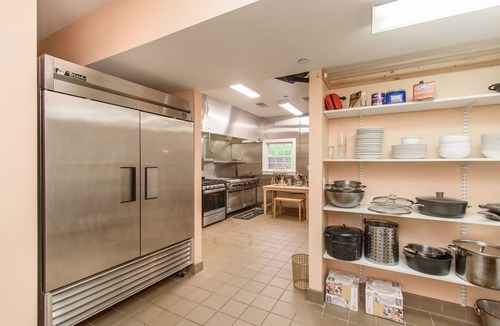 Merrimac House | 10 bedroooms/baths, 4 mi from VT