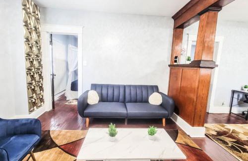 Cheektowaga Apartment | 10 Mins to Airport Apt with King Beds