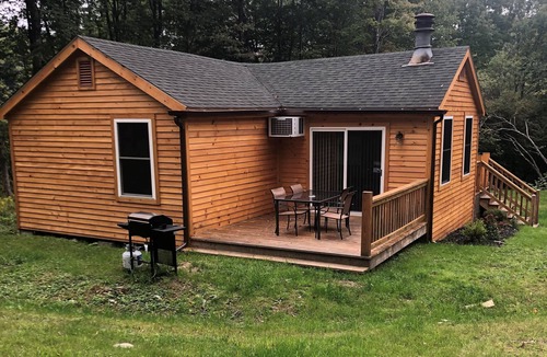 Laurens Cabin | 10 MINS to ASV, 20-25 MINS to CDP. Newly Renovated 2021/borders State Park