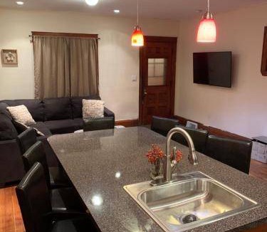 Niagara Falls House | 102 m² House ∙ 4 bedrooms ∙ 10 guests