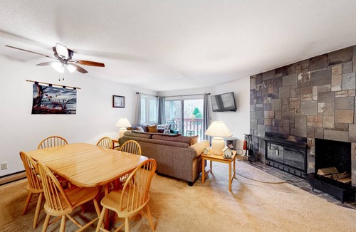 Ludlow Condo | 104 m² Condo ∙ 3 bedrooms ∙ 8 guests