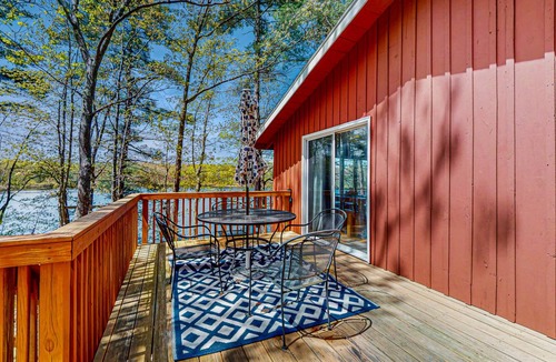 South Sanford House | 107 m² House ∙ 2 bedrooms ∙ 4 guests