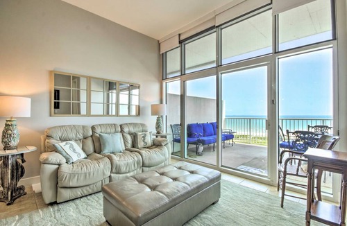 Galveston Apartment | 111 m² Apartment ∙ 3 bedrooms ∙ 6 guests