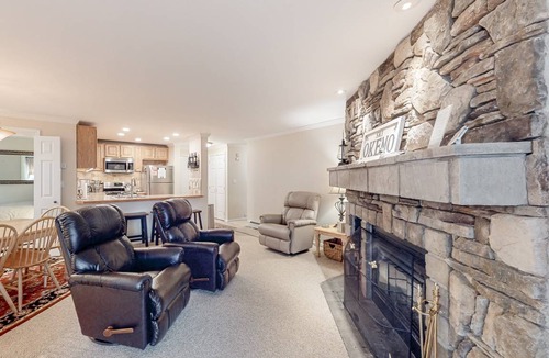Ludlow Condo | 112 m² Condo ∙ 3 bedrooms ∙ 8 guests