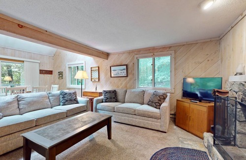 West Dover Cabin | 122 m² Cabin ∙ 3 bedrooms ∙ 8 guests