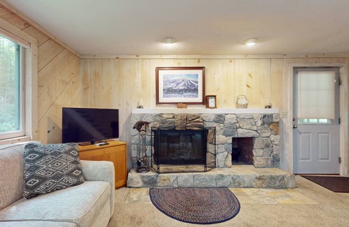 West Dover Cabin | 122 m² Cabin ∙ 3 bedrooms ∙ 8 guests
