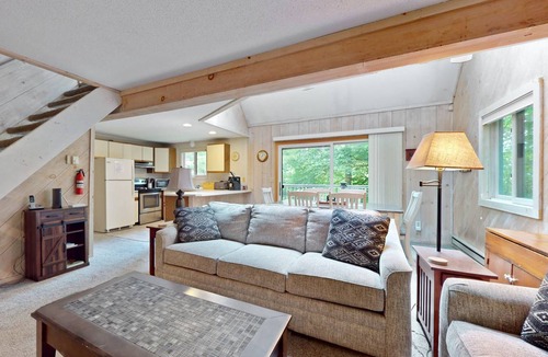 West Dover Cabin | 122 m² Cabin ∙ 3 bedrooms ∙ 8 guests